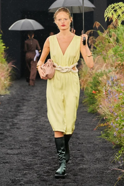Look 49